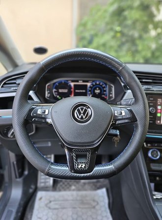 Volkswagen Golf 7 2012-2019 F1 Araçlarına Uyumlu Araca Özel Direksiyon Kılıfı