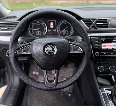 Skoda Fabia Octavia Super B Rapid Kodiaq 2013-2020 Araca Özel Dikmeli Direksiyon Kılıfı F1 OLMAYAN