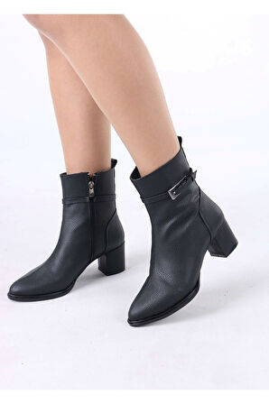 Junious Siyah Mat Deri Tokalı Fermuarlı Kadın Bot