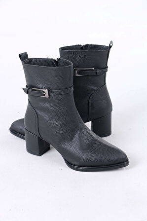 Junious Siyah Mat Deri Tokalı Fermuarlı Kadın Bot