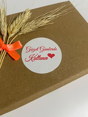 İyi Günlerde Kullanın Kırmızı El Yazılı Kalpli Yuvarlak Yapışkanlı Etiket 5x5 cm 100 adet