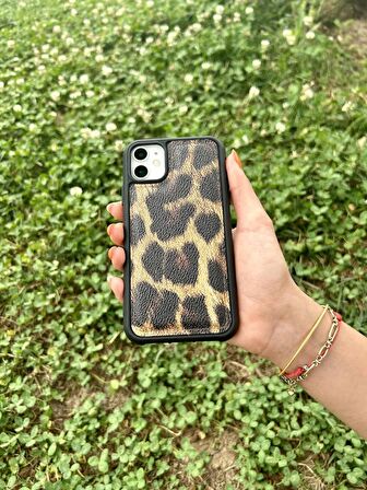 Apple iPhone 13 Pro Leopar Desenli Deri Kılıf - Kombinlerinize Uyumlu, Premium Koruma!