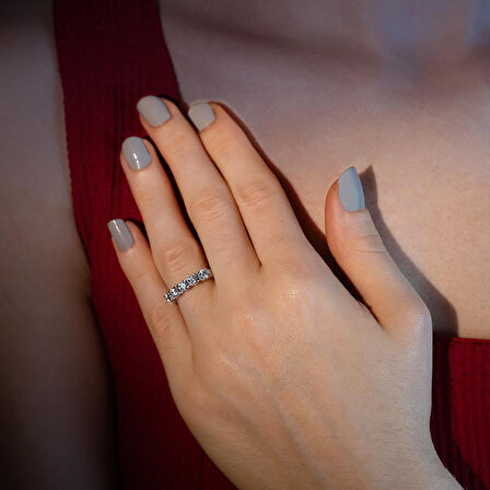 G Renk 0.85 Karat Pırlanta Beştaş Yüzük