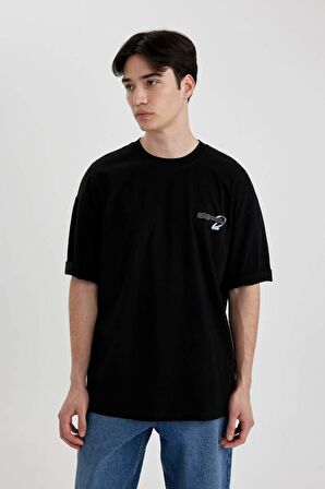 DeFacto Loose Fit Bisiklet Yaka Sırt Baskılı Kısa Kollu Tişört B8949AX24SMBK81