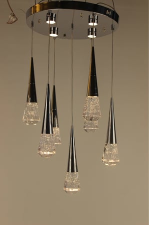 Gümüş Çemberli Seri 7li Estetik Kristal Başlıklı Balonlu Konik Modern 3 Renk Ledli Sarkıt