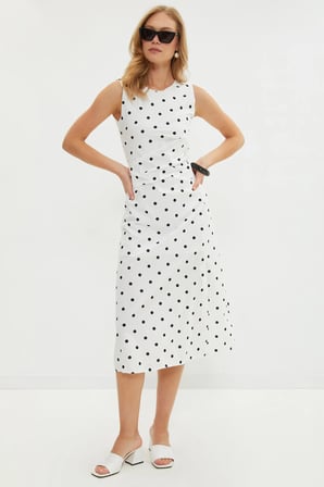 Puantiyeli Beli Drapeli Midi Boy Elbise