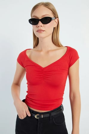 Drapeli V Yaka Slim Fit Tişört