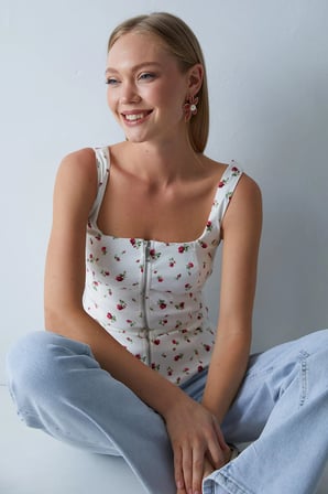 Çiçek Desenli Kalın Askılı Peplum Bluz