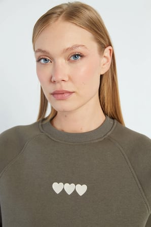3 İplik Kalp Nakışlı Oversize Sweatshirt
