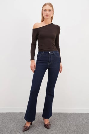 Asimetrik Yaka Omzu Açık Slim Fit Bluz