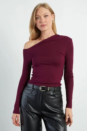 Asimetrik Yaka Omzu Açık Slim Fit Bluz
