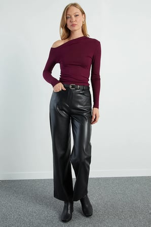 Asimetrik Yaka Omzu Açık Slim Fit Bluz
