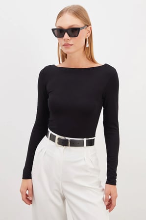 Basic Kayık Yaka Slim Fit Bluz