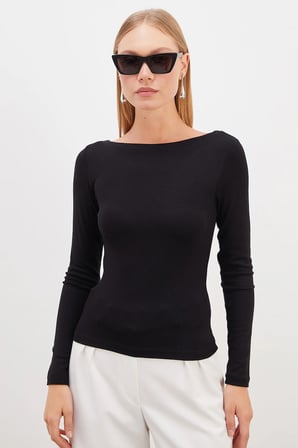 Basic Kayık Yaka Slim Fit Bluz