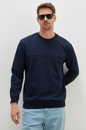 Kabartma Baskılı Çimalı Bisiklet Yaka Sweatshirt