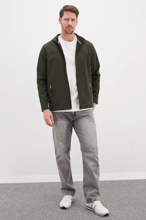 Fermuarlı Kapüşonlu Softshell Ceket