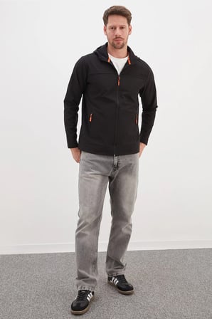 Fermuarlı Kapüşonlu Softshell Ceket