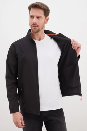 Fermuarlı Dik Yaka Softshell Ceket