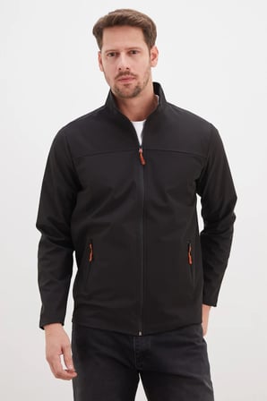 Fermuarlı Dik Yaka Softshell Ceket
