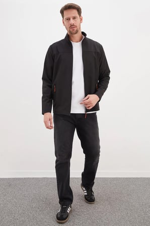Fermuarlı Dik Yaka Softshell Ceket