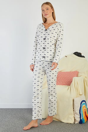 Fiyonk Desenli V Yaka Pijama Takımı