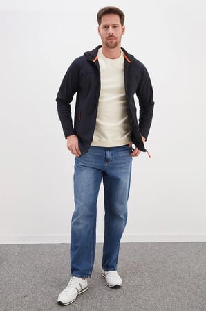 Fermuarlı Kapüşonlu Softshell Ceket
