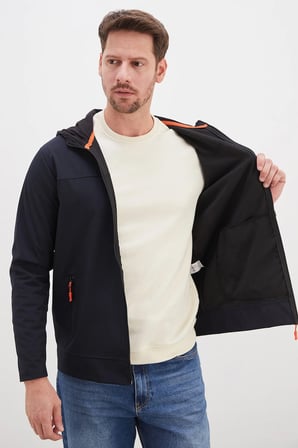 Fermuarlı Kapüşonlu Softshell Ceket