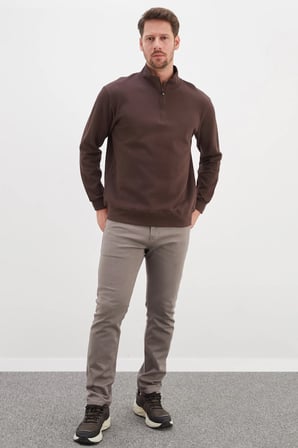 Basic Yarım Fermuarlı Dik Yaka Sweatshirt