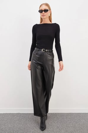 Yanları Drapeli Kayık Yaka Slim Fit Bluz