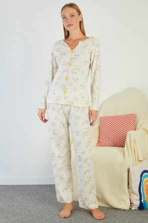 Çiçek Desenli V Yaka Pijama Takımı