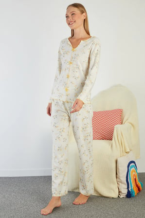 Çiçek Desenli V Yaka Pijama Takımı