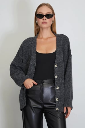 Düğmeli V Yaka Oversize Triko Hırka