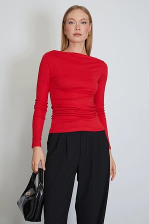 Yanları Drapeli Kayık Yaka Slim Fit Bluz