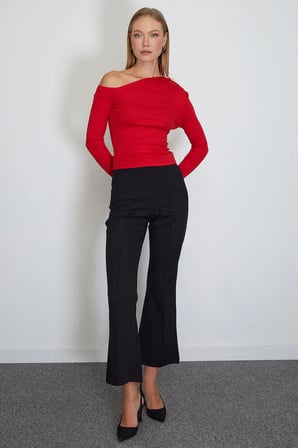 Asimetrik Yaka Omzu Açık Slim Fit Bluz