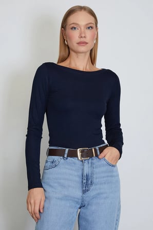 Basic Kayık Yaka Slim Fit Bluz