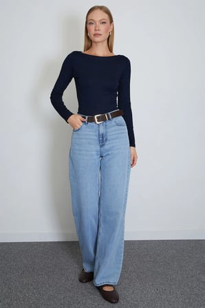 Basic Kayık Yaka Slim Fit Bluz