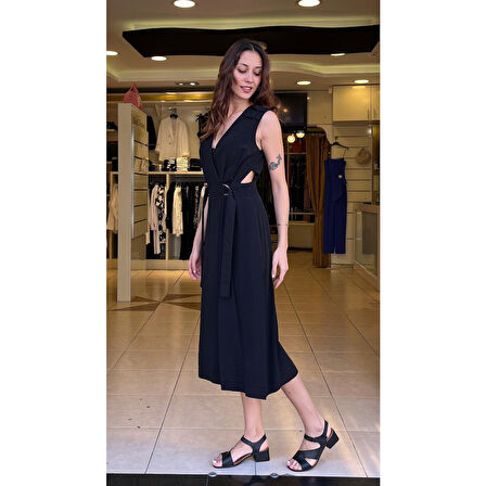 YANI PENCERE DETAY V YAKA ELBİSE