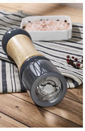 PEROTTİİ LÜX FENOMEN SOFRALARINIZA  ŞIKLIK KATAN 20 CM LİK BİBER DEĞİRMENİ