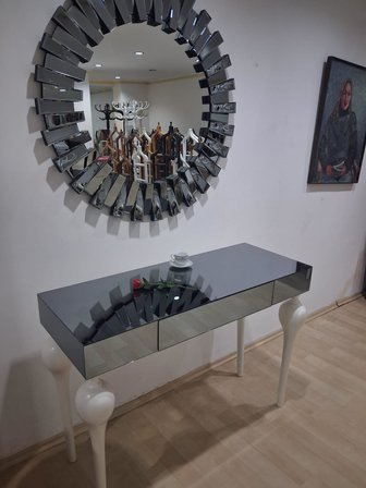 Dresuar ST 90625 Güneş Model Parlak Füme Cam Ayna Kaplı Kayın Tombul Ayak Beyaz