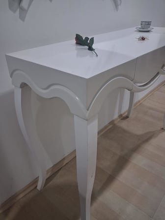 Dresuar 90628 CNC Çökertme Model Cnc Ayna Lake Beyaz Tabla Kayn Aslan Ayak