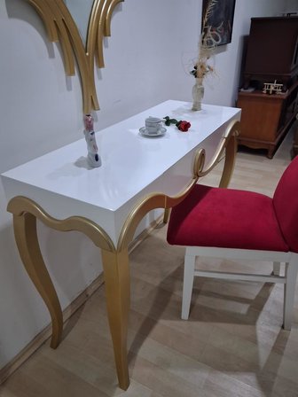 Dresuar Cnc Kabartma 90661 Model Aynalı Ahşap Sandalye Ayak Parlak Beyaz Gold Renk