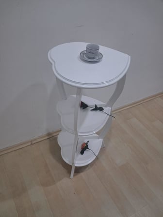 Çiçeklik Fiskos 90679 Çiçeklik  Kalpli Model Mdf Parlak Ahşap Ayak Parlak Beyaz 