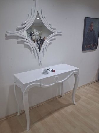 Dresuar  Cnc Kabartma 90681 Model Kayın Aslan Ayak Mdf Tabla  Parlak Lake Beyaz