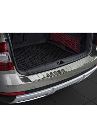 SKODA OCTAVİA A7 UYUMLU ARKA TAMPON EŞİĞİ 2013 ÜZERİ PASLANMAZ KROM
