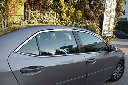 TOYOTA COROLLA SEDAN UYUMLU CAM ÜST ÇITASI 4 PARÇA 2013 ÜZERİ PASLANMAZ KROM