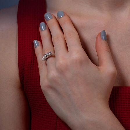 G Renk 0.65 Karat Pırlanta Beştaş Yüzük