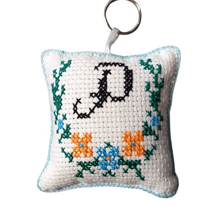 Uretti - Sibel 2453 6322 El Yapımı P Harfi Kanaviçe Anahtarlık