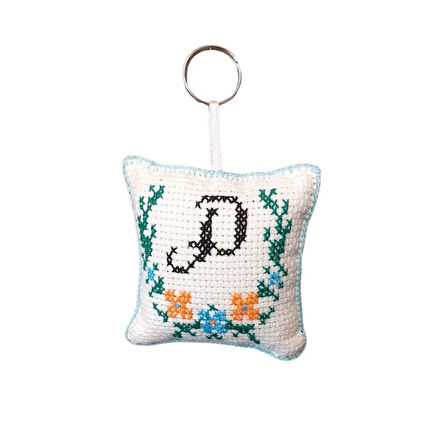 Uretti - Sibel 2453 6322 El Yapımı P Harfi Kanaviçe Anahtarlık