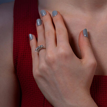 G Renk 0.50 Karat Pırlanta Beştaş Yüzük