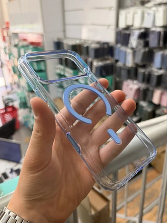 İphone 17 Pro ile Uyumlu Magsafe Özellikli Hybrid Animasyonlu Altı Kapalı Akıllı Tuşlu Sararmaz Kılıf